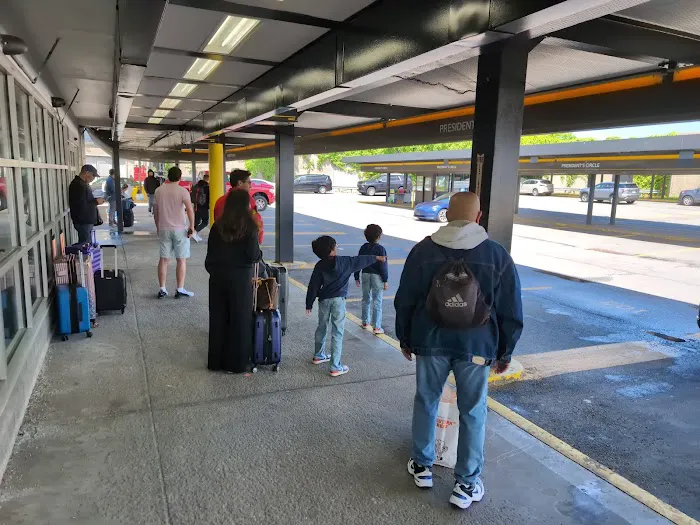 Hertz Car Rental - New York City - Laguardia Airport (LGA) Picture 5