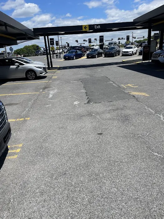 Hertz Car Rental - New York City - Laguardia Airport (LGA) Picture 6
