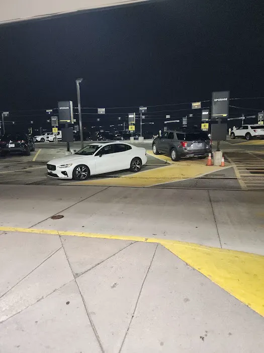 Hertz Car Rental - New York City - Laguardia Airport (LGA) Picture 7