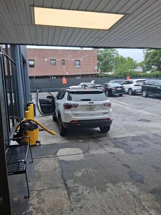 SIXT Rent a Car New York LGA Airport Picture 4