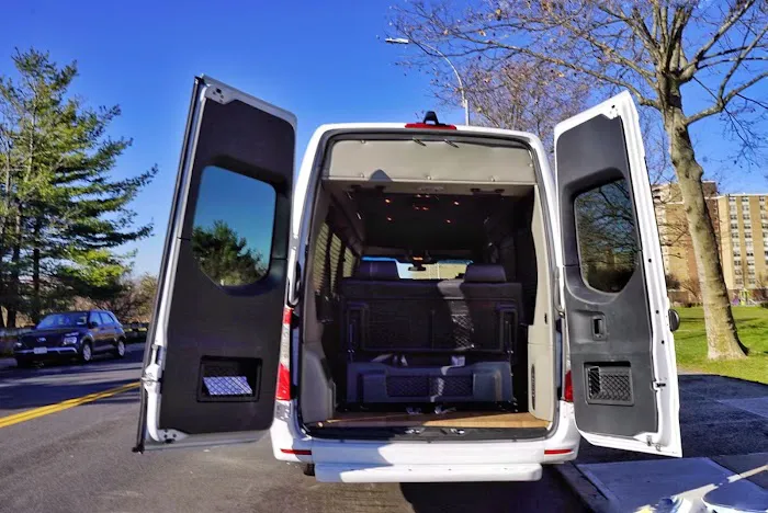 Yale Car Van Rental /15 passenger Sprinter Picture 7
