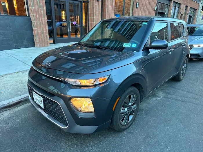 Gutori Auto Rentals Picture 2