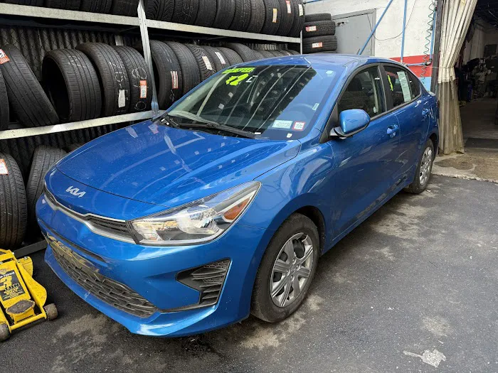 Gutori Auto Rentals Picture 5