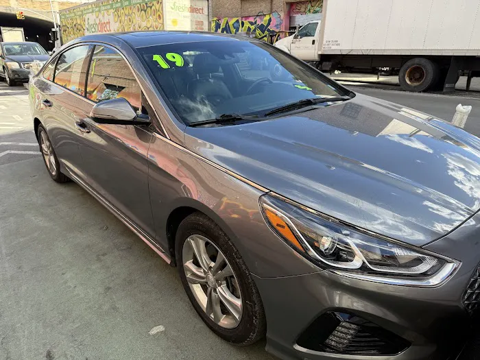 Gutori Auto Rentals Picture 7