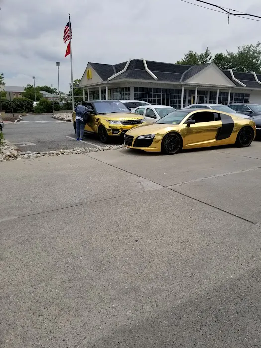 Gold Chrome Car Rentals Picture 7