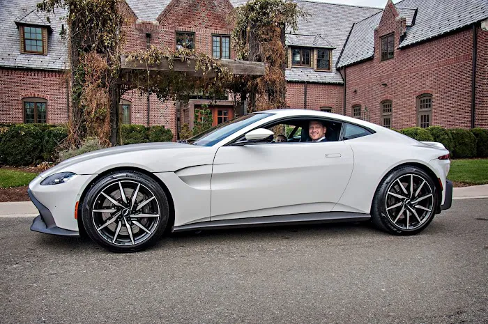 Broadway Supercars Picture 3