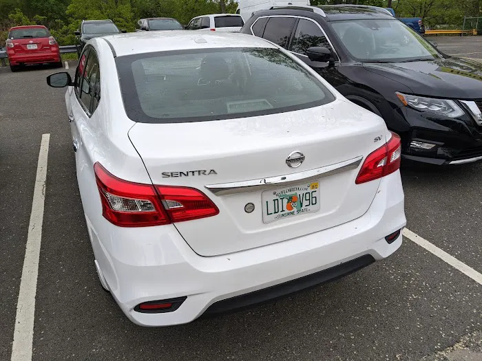 Hertz Car Rental - Hackensack - River Street Picture 4