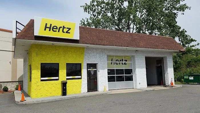 Hertz Car Rental - Hackensack - River Street Picture 10