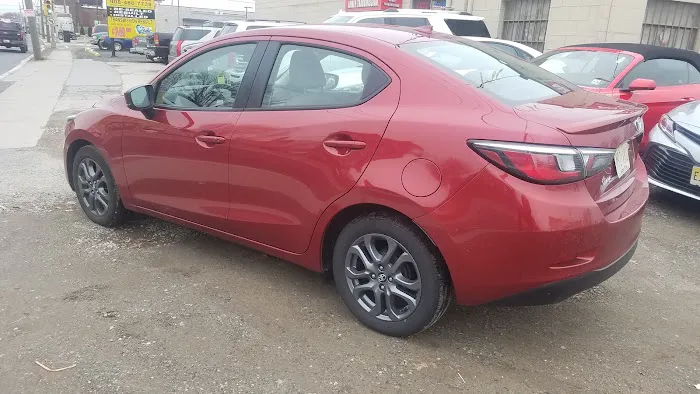 Avis Car Rental Picture 1