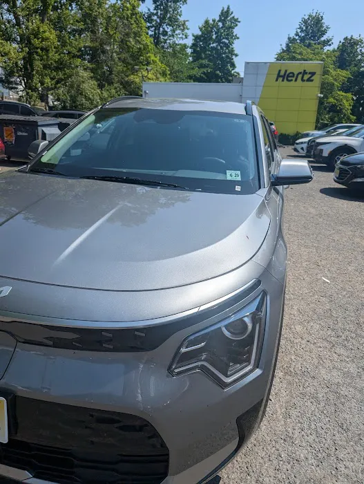 Hertz Car Rental - Union - Route 22 Picture 7