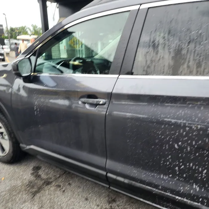Hertz Car Rental Picture 3