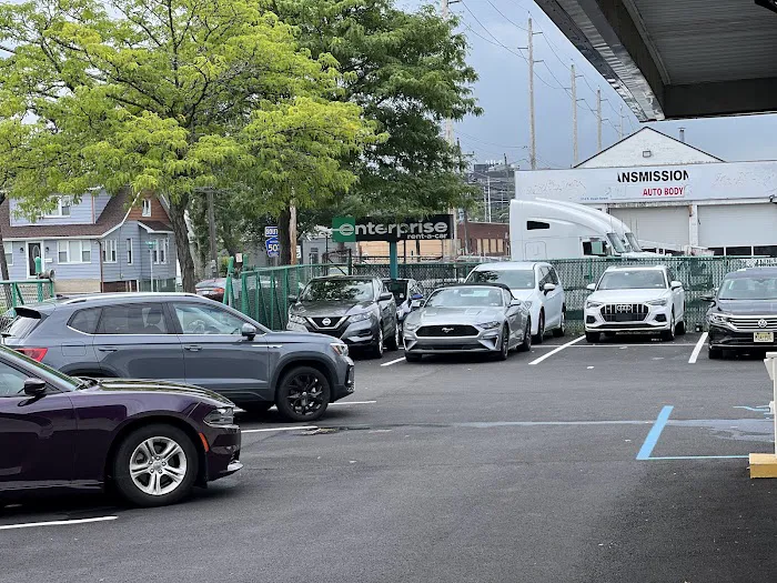 Enterprise Rent-A-Car Picture 2