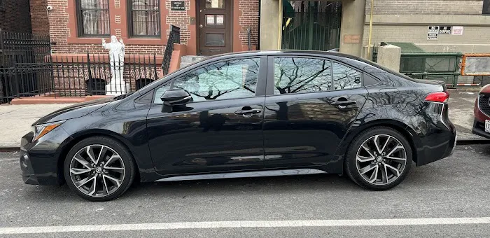 Daily Car Rentals Picture 4