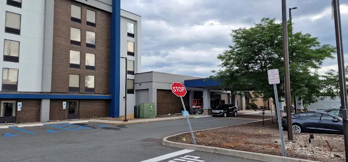 Hertz Car Rental - Woodbridge - Hampton Inn Picture 10