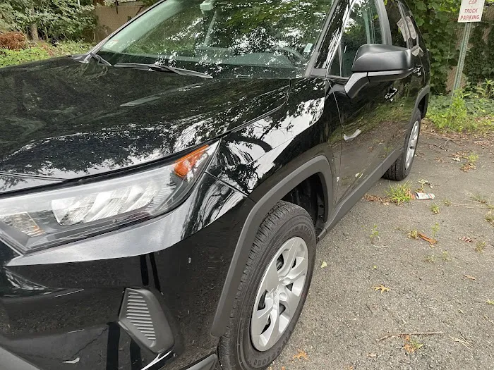 Avis Car Rental Picture 2