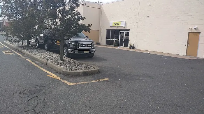 Hertz Car Rental - East Brunswick - Route 18 South Hle Picture 7