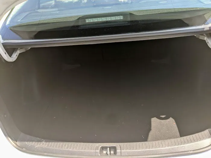 Avis Car Rental Picture 1