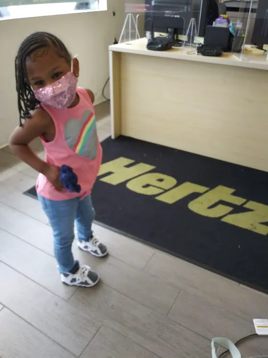 Hertz Car Rental - Inwood - Burnside Collision Hle Picture 7