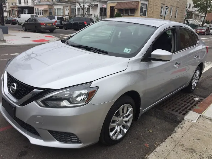 Easy Wheels Auto Group, LLC Picture 1