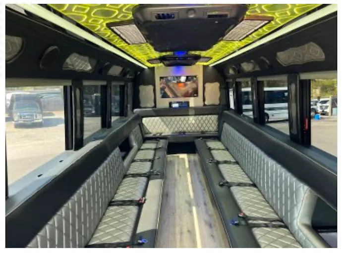 The Good Life Transportation Company Picture 3