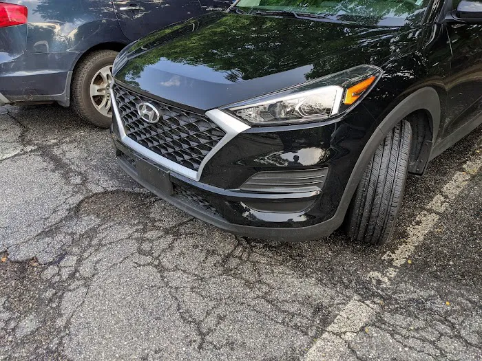 Avis Car Rental Picture 1