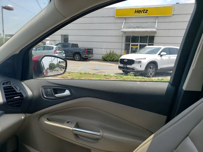 Hertz Car Rental - Hicksville - West John Street Picture 1