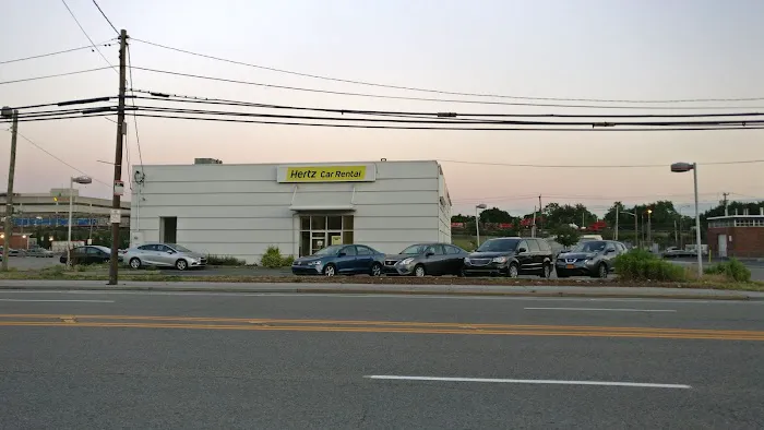Hertz Car Rental - Hicksville - West John Street Picture 4