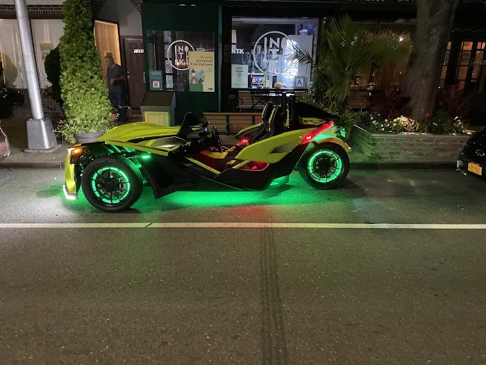Strong Island Slingshot Rentals Picture 5