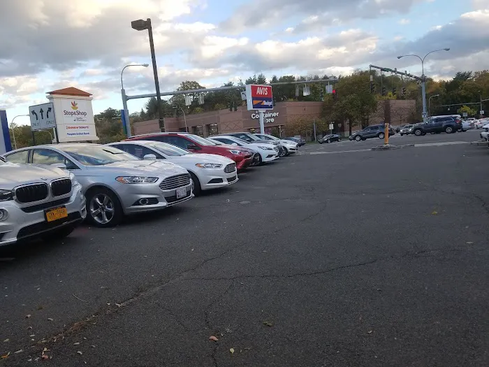 Avis Car Rental Picture 2