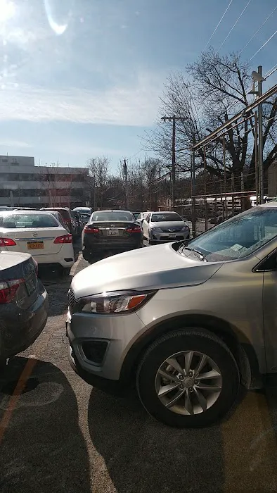Hertz Car Rental - White Plains - Haarlem Avenue Picture 10