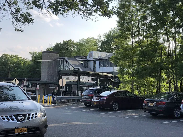 Hertz Car Rental - White Plains - Haarlem Avenue Picture 9