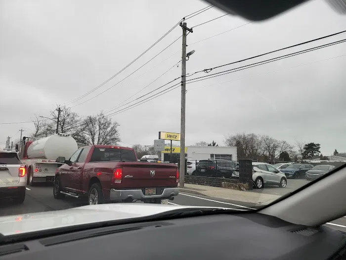 Hertz Car Rental - West Babylon - Route 109 Picture 7