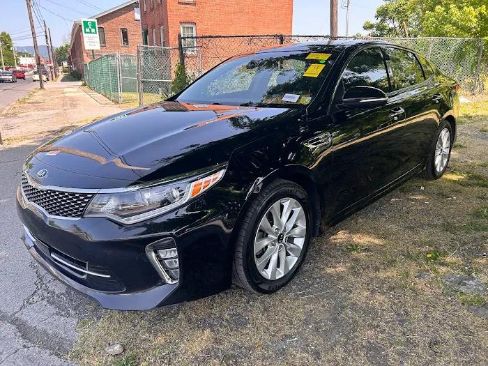 Rent a Car Picture 9