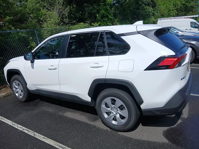 Avis Car Rental Picture 9