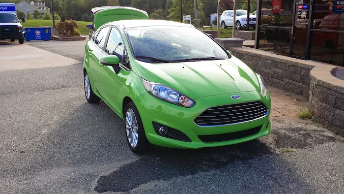Avis Car Rental Picture 1