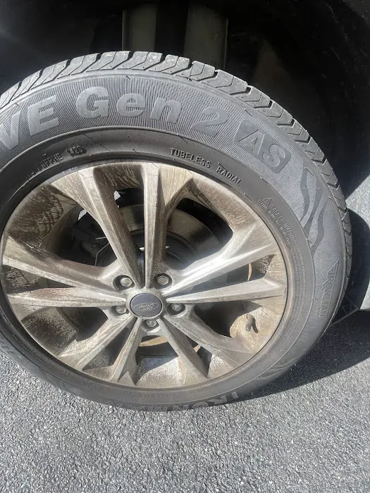 Hertz Car Rental - Riverhead - West Main Street Picture 1