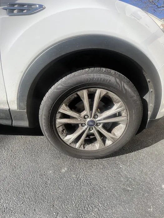 Hertz Car Rental - Riverhead - West Main Street Picture 8