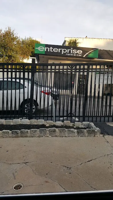 Enterprise Rent-A-Car Picture 7