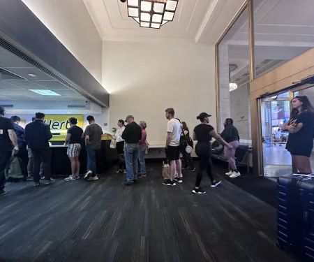 Hertz Car Rental - Philadelphia Amtrak Station - Market Street
