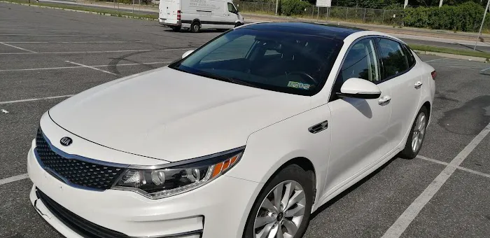 Mo’s Airport Rental Cars Hosted on Turo Picture 7