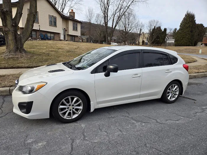 AR affordable car rentals Picture 2