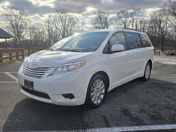 AR affordable car rentals Picture 1