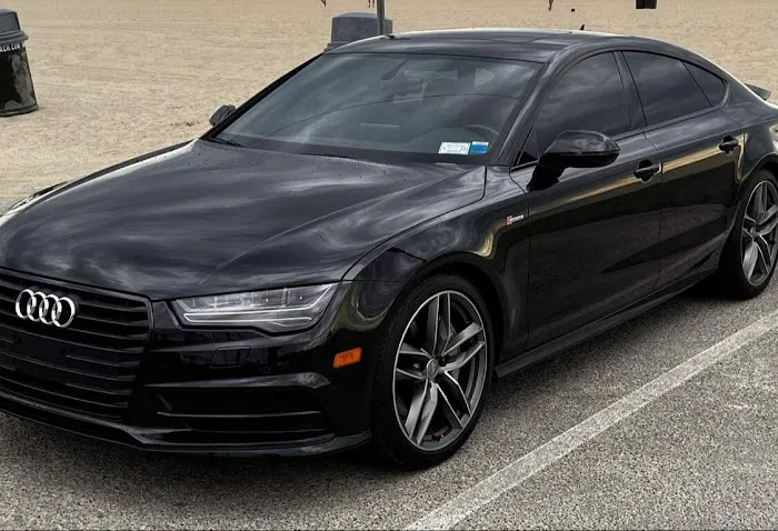 Lux Car Rentals Picture 1