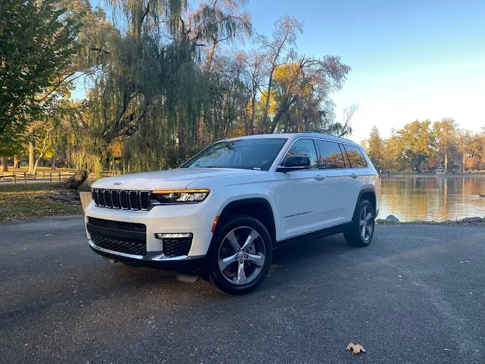 Lux Car Rentals Picture 2