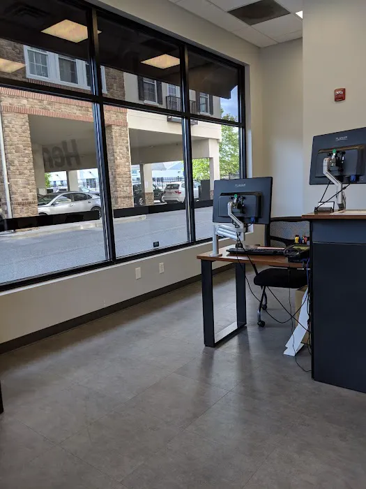 Hertz Car Rental - Newark - Marrows Road Picture 5