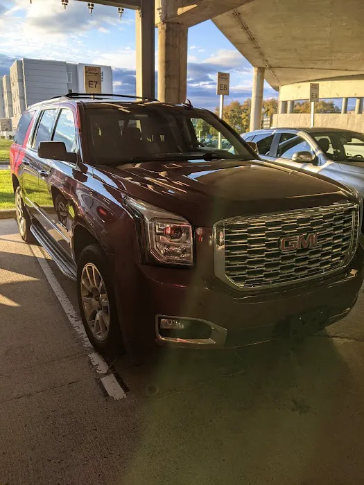 Avis Car Rental Picture 1
