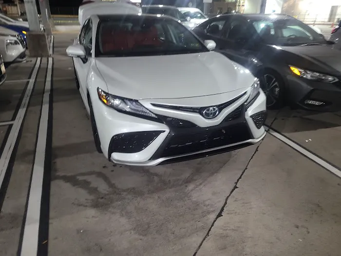 Avis Car Rental Picture 2