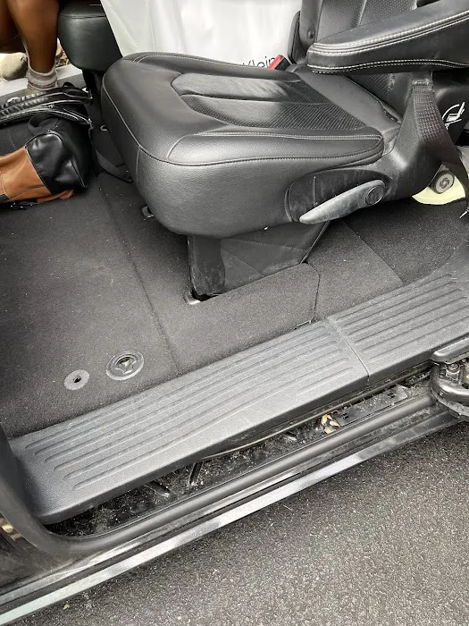 Avis Car Rental Picture 1