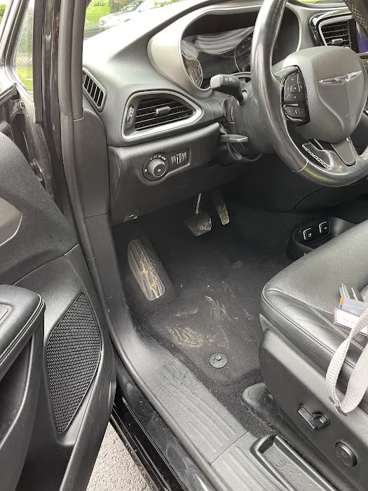 Avis Car Rental Picture 4