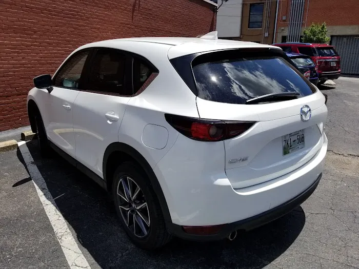 Avis Car Rental Picture 4